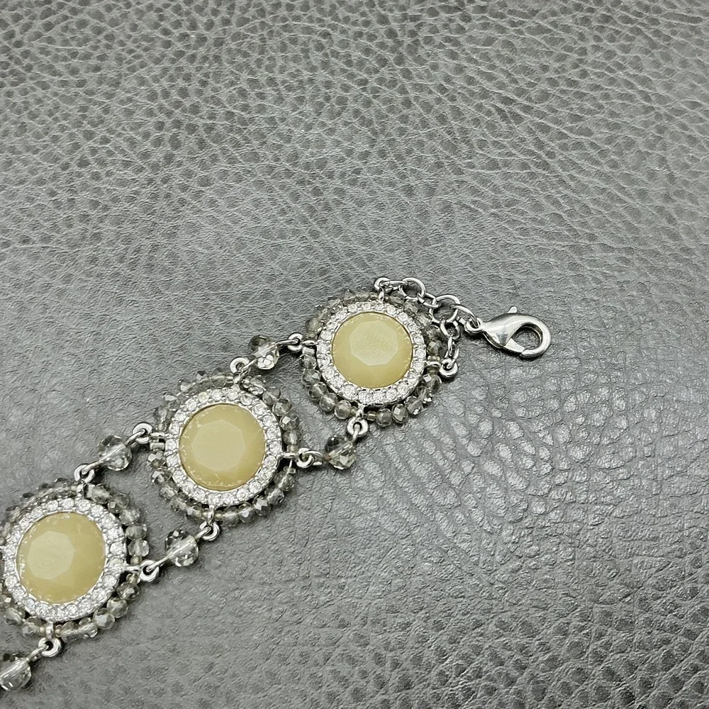 White House Black‎ Market Bracelet Silver Tone Cream Rhinestone Womens 7.5 In